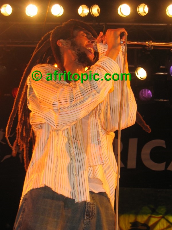 ../Images/AfricaFestival-27-28May05 212.jpg